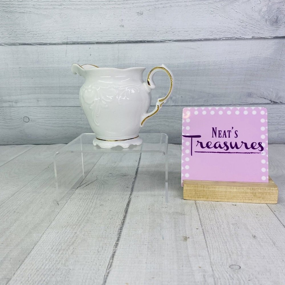 Wawel WAV23 White Gold Trim Verge Embossed  8oz Porcelain Creamer Pitcher Poland